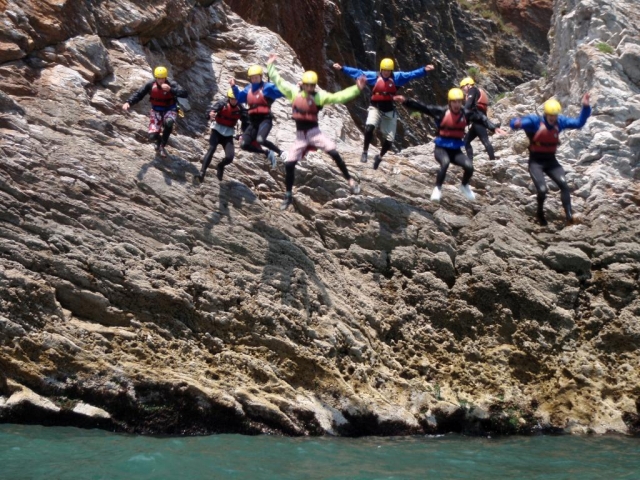  Reúna a su grupo y salpique 